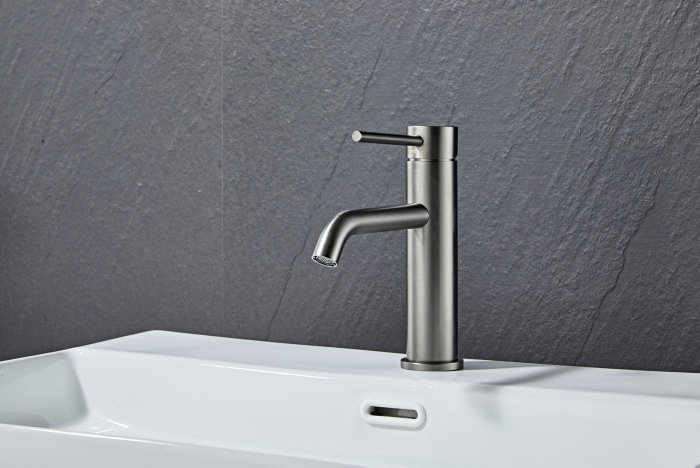 Servantbatteri Slim vinkel gunmetal